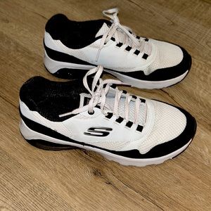 Women’s Skechers “Sketch-Air” sneakers white/black Size US 8.5